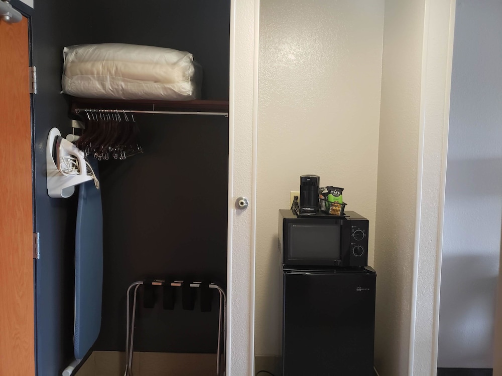 Country Inn & Suites by Radisson Fairview Heights IL - photo 13