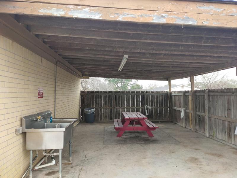 Executive Inn Hebbronville - photo 29