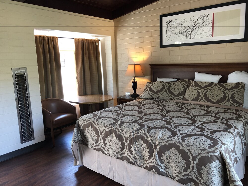 Sequoia Village - photo 3