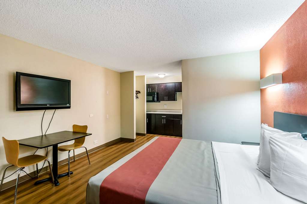 Motel 6 New Brunswick - photo 10