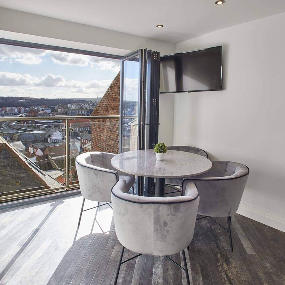 Host & Stay The View Hudsons Yard House — 4-Star Luxury Hotel in Whitby, United Kingdom