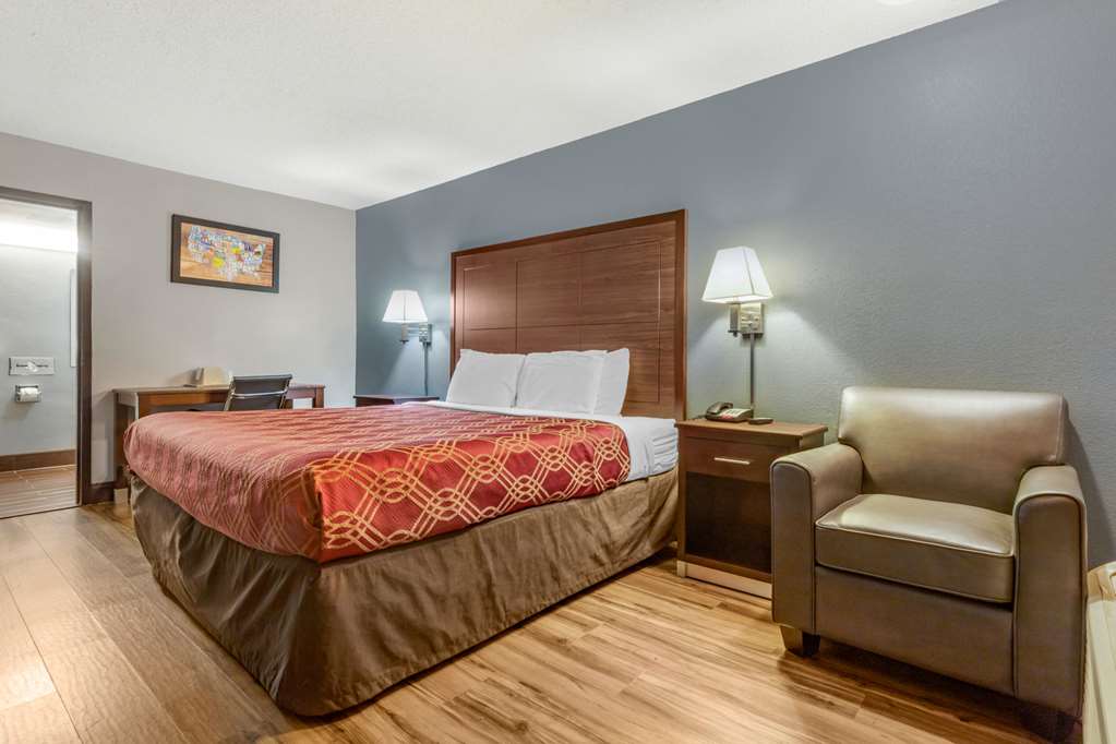 Econo Lodge Rock Hill - photo 8