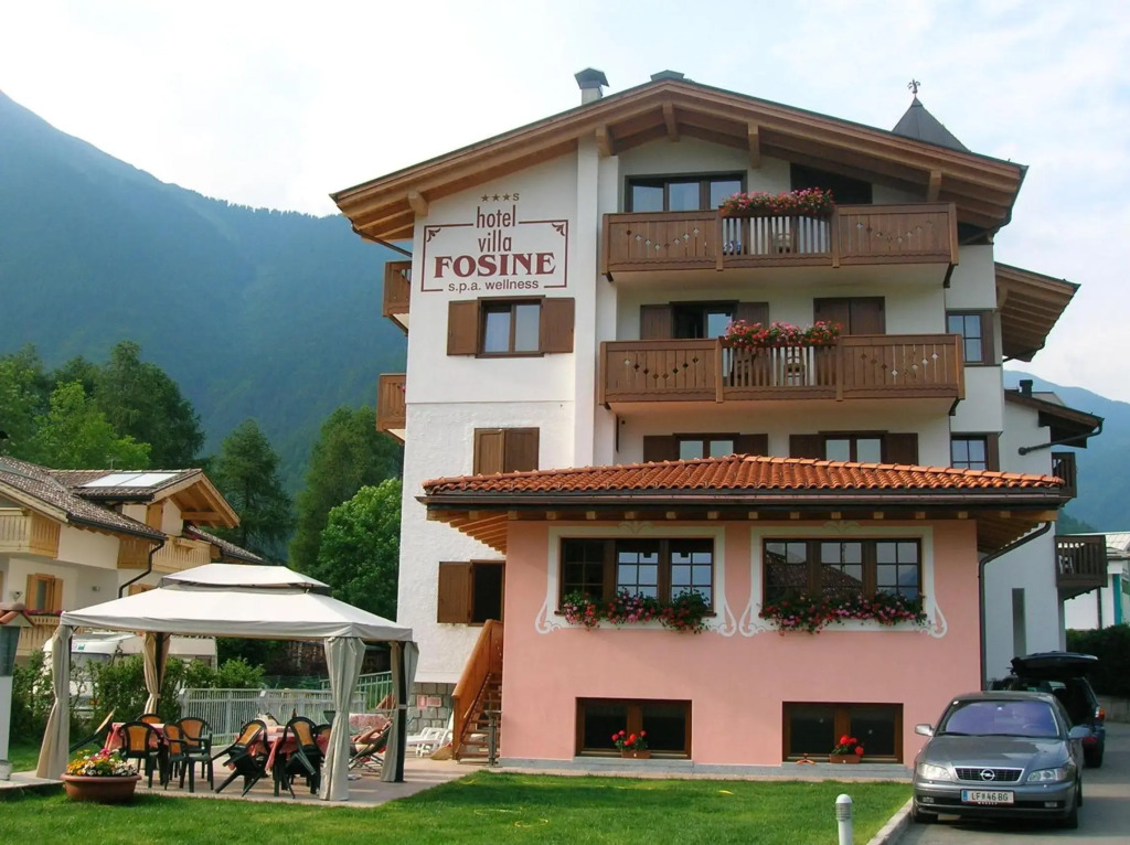 Hotel Villa Fosine Spa & Wellness in Pinzolo, Italy