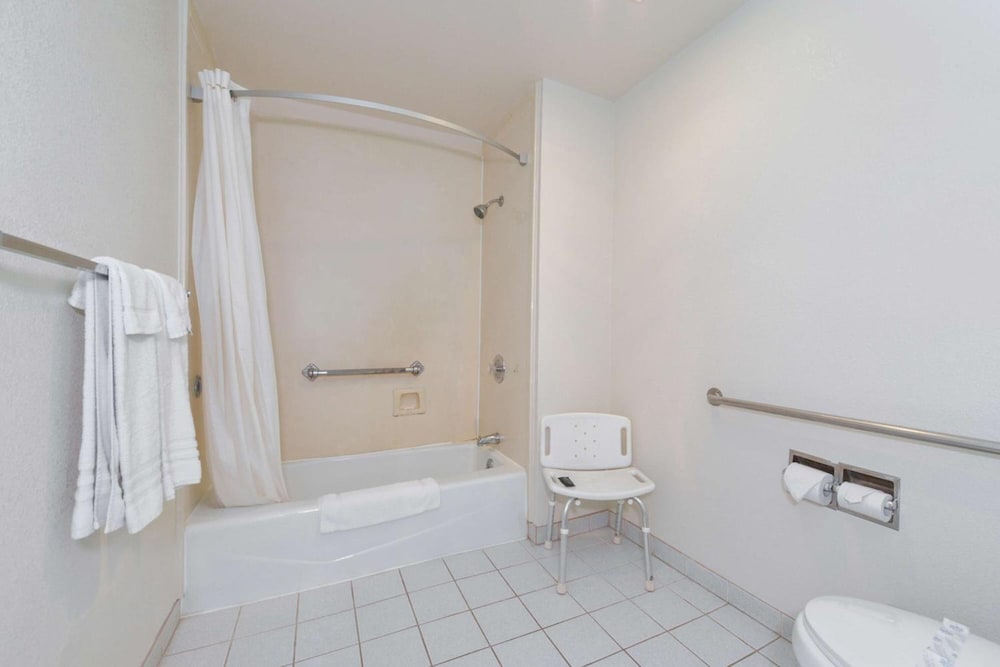 Atascadero Inn - photo 29