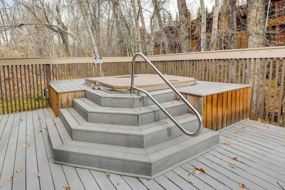 Ketchum Condo w Deck 1 Mi to Sun Valley Resort - photo 11