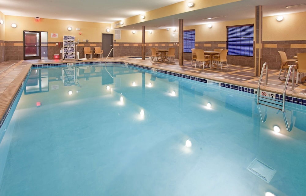Hampton Inn & Suites Dickinson - photo 53