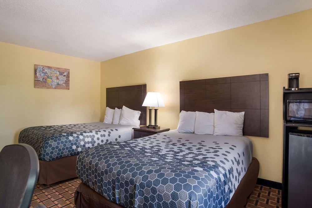 Econo Lodge Spotsylvania Town Center - photo 12