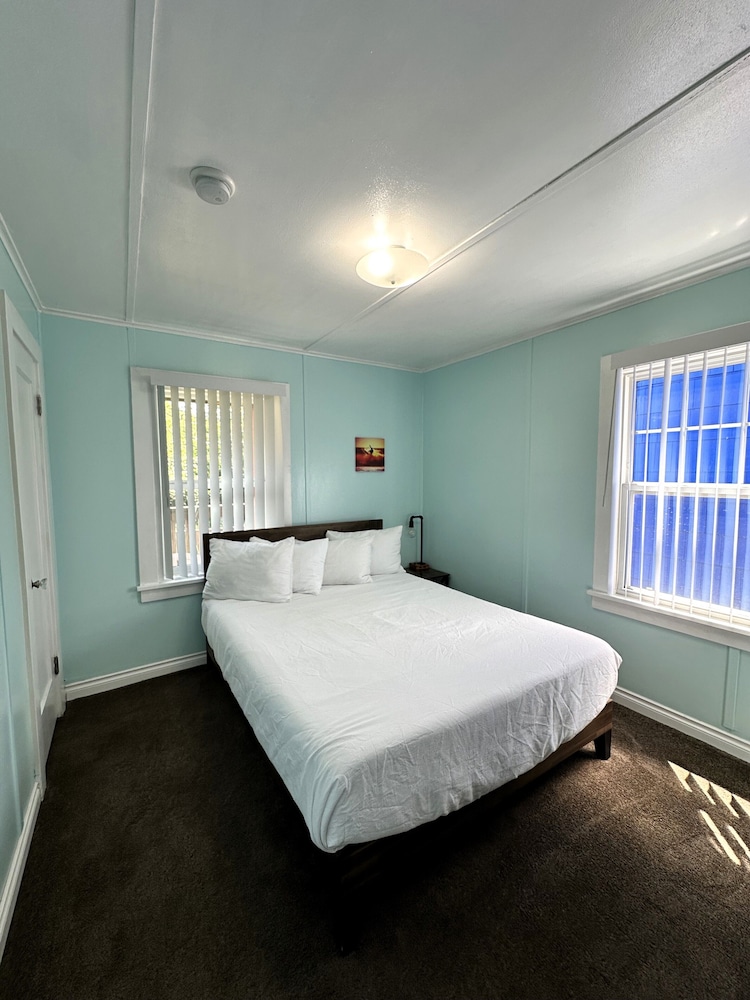 The Anchorage Motel - photo 43