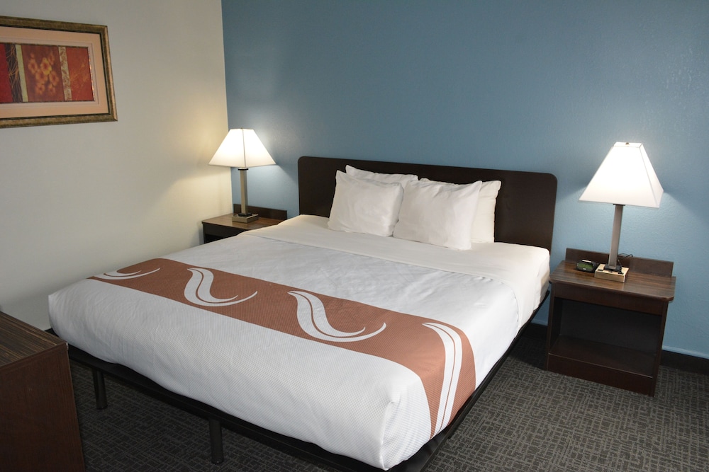 Quality Inn & Suites Kansas City Downtown - photo 13