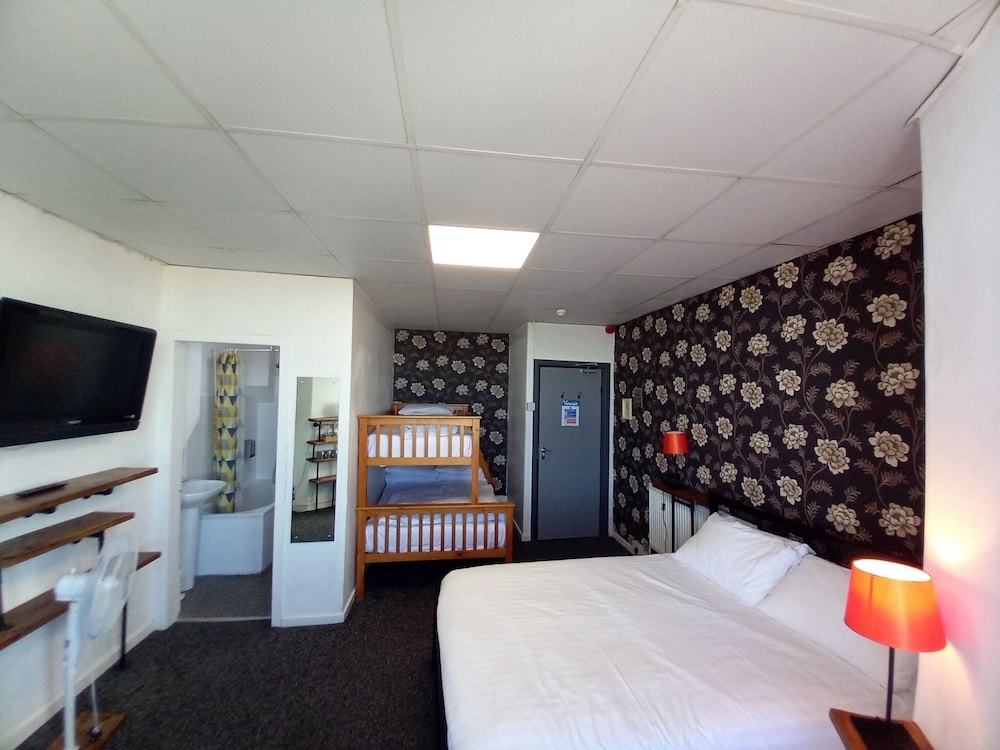 Earlsway Hotel — Blackpool — photo 2