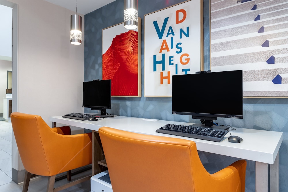 Holiday Inn Express & Suites Vadnais Heights by IHG - photo 46