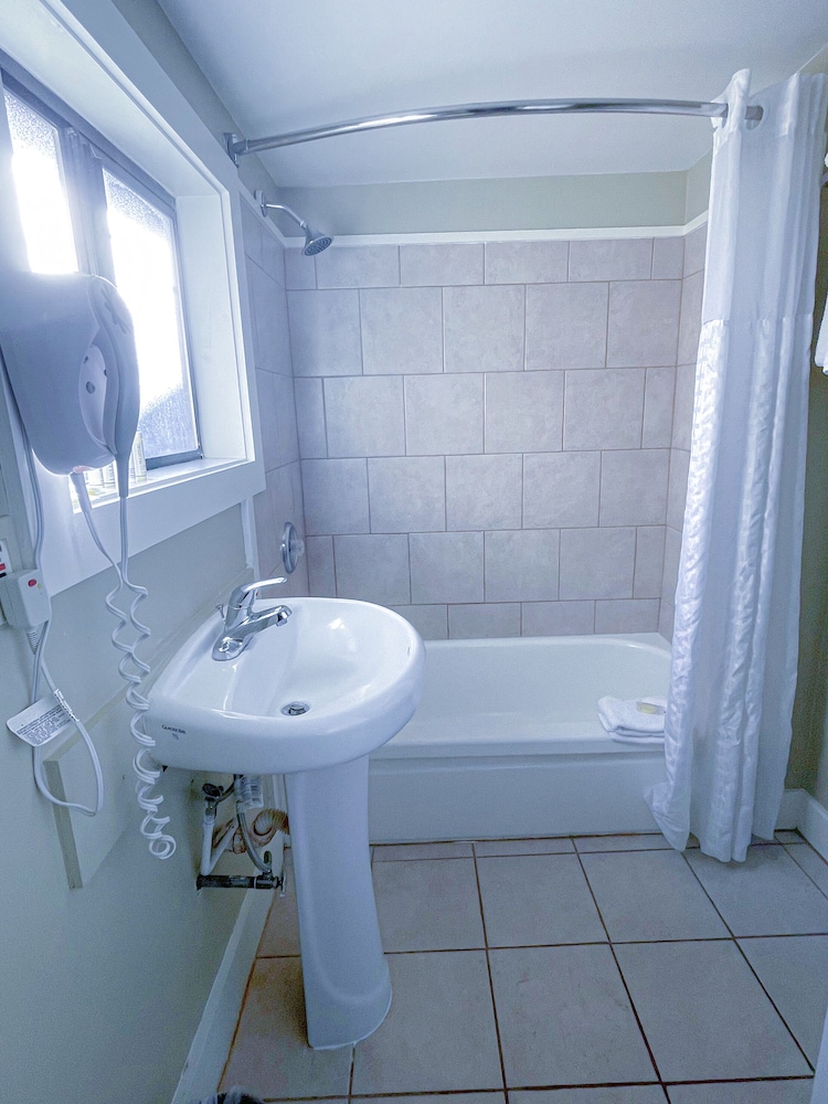Travelodge by Wyndham Fort Bragg - photo 49
