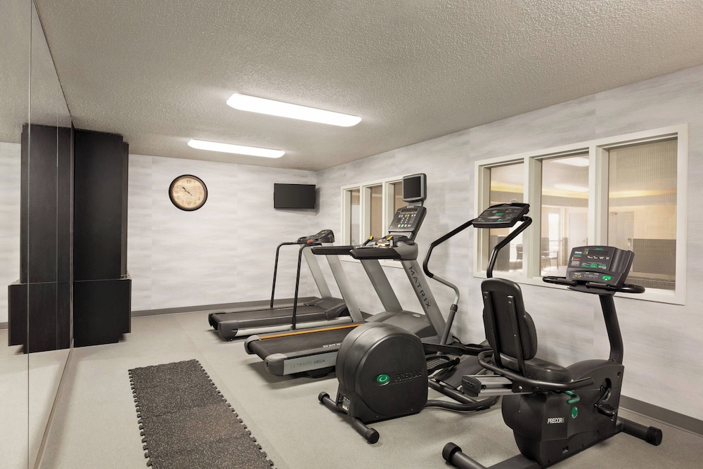 Fairfield Inn and Suites by Marriott Wheeling St Clairsville - photo 15