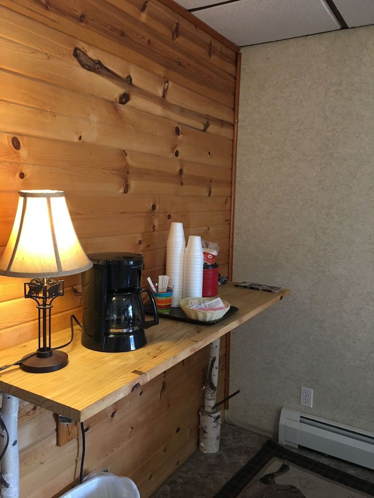 Superior Motel & Suites - photo 3
