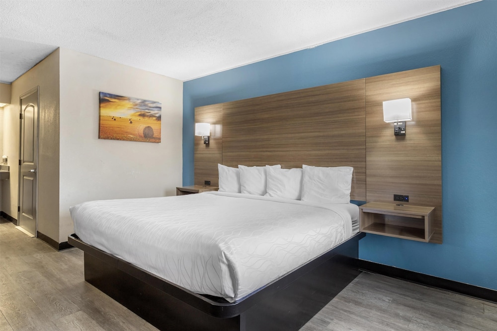 Days Inn by Wyndham Victoria TX East - photo 4