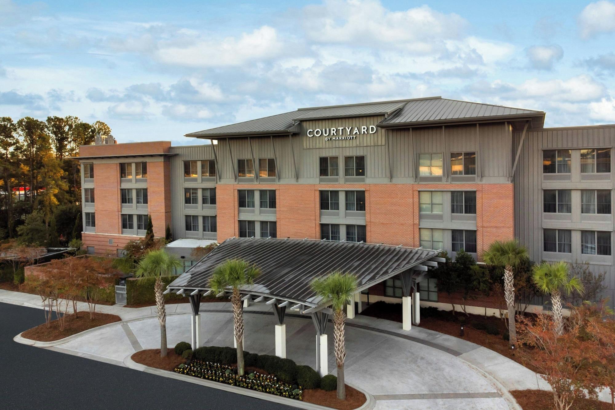 Courtyard by Marriott Charleston Summerville - carbon neutral hotel in Summerville