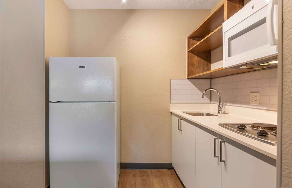Extended Stay America Premier Suites Miami Airport Doral 25th Street - photo 11