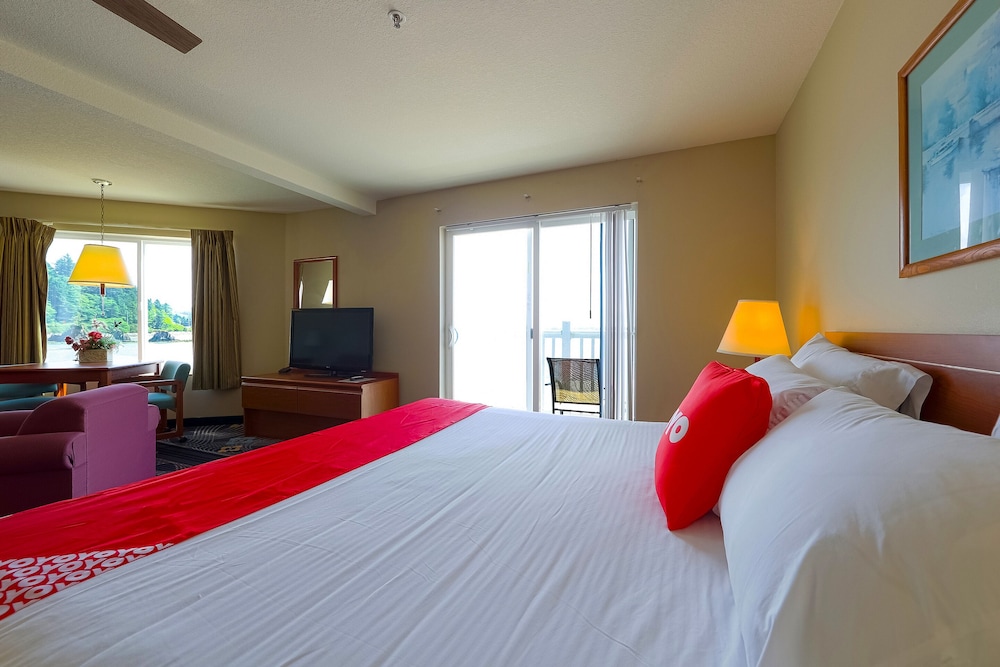 Siletz Bay Beachfront Hotel by OYO Lincoln City - photo 22