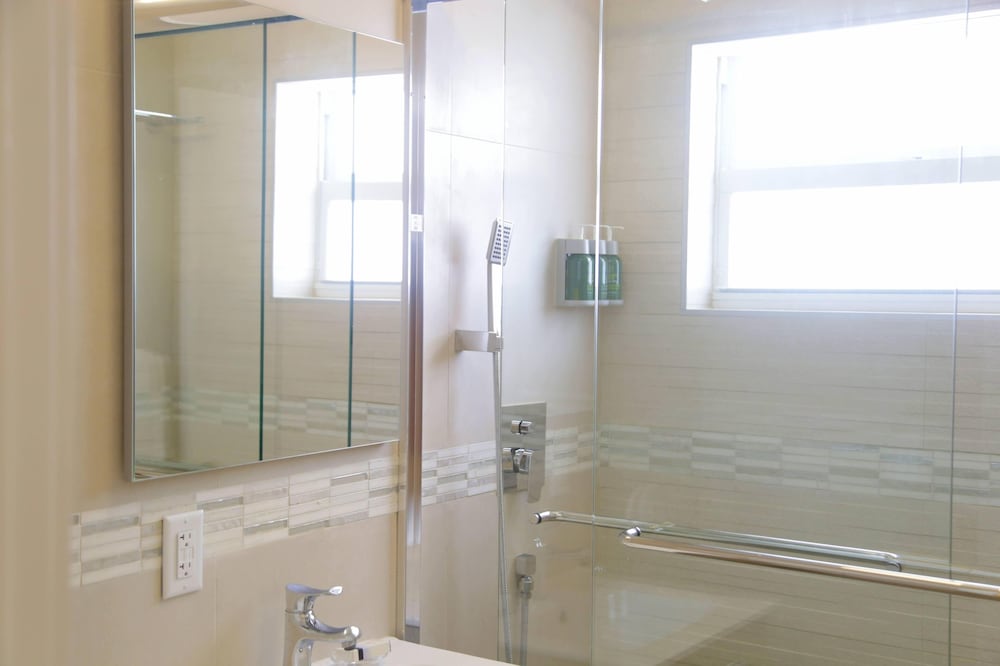 The Diane Oceanfront Suites - photo 14
