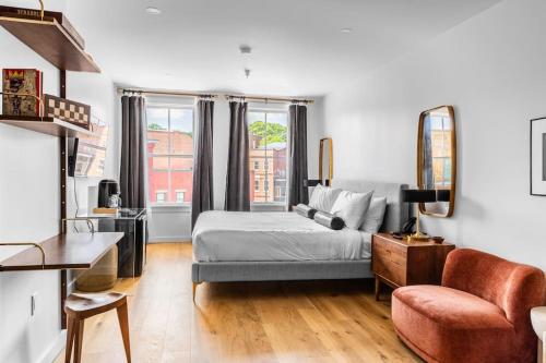 Market Square View Heart of DTWN Historic Hotel King Bed Room # 402