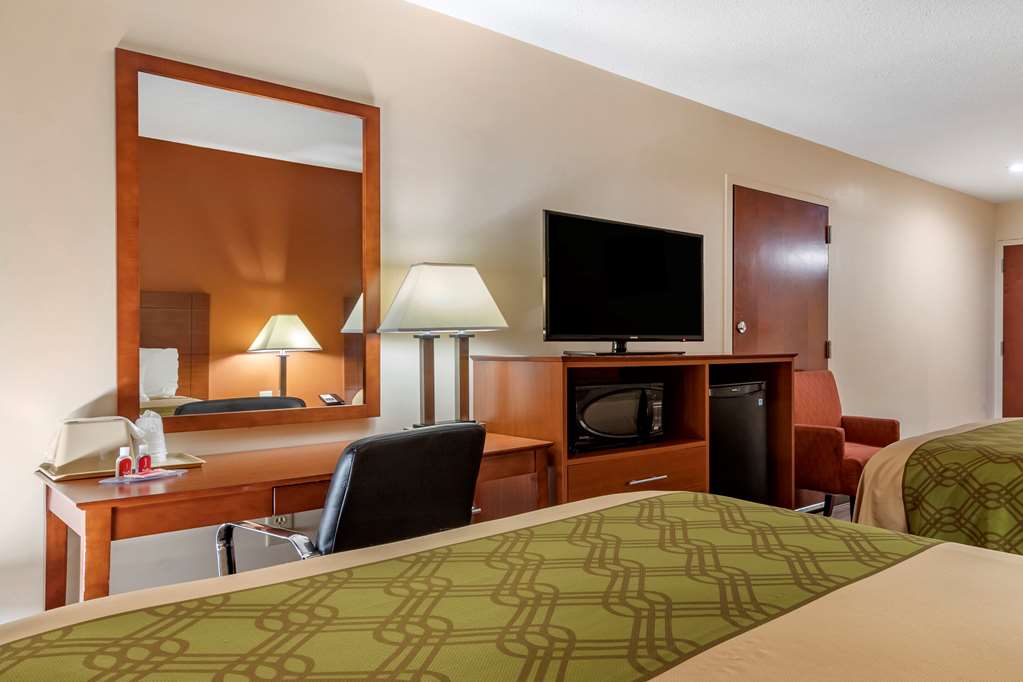Econo Lodge Saint Stephen - photo 12