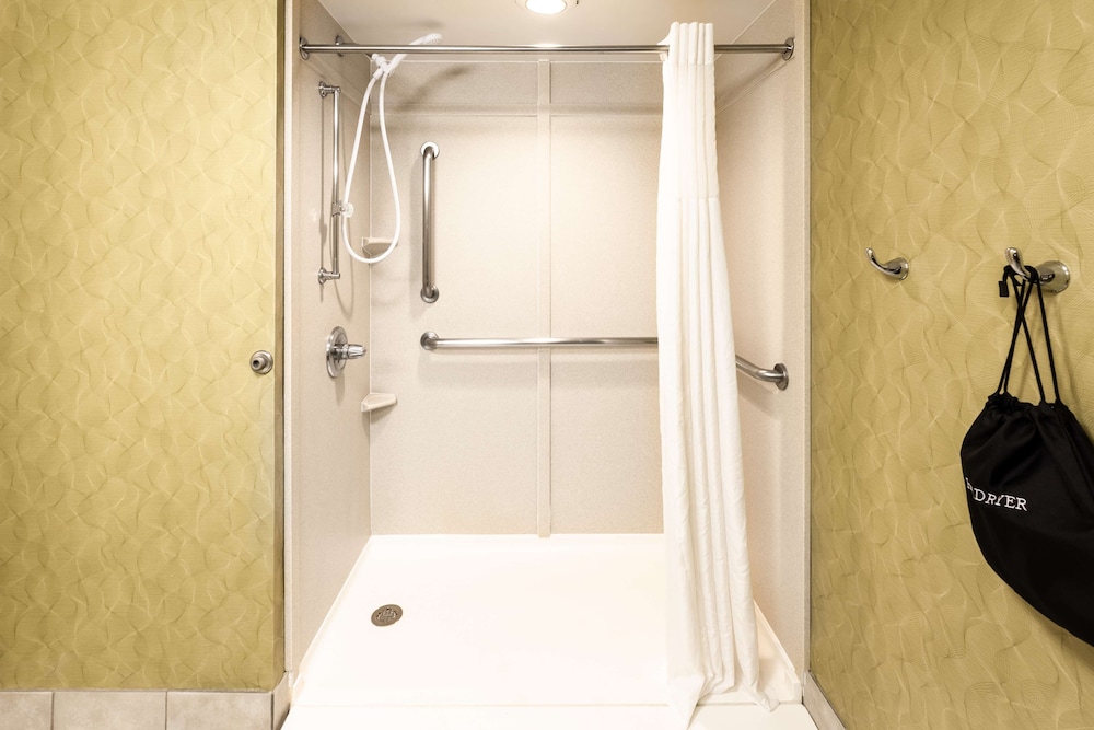 Hampton Inn Winston Salem Hanes Mall - photo 33