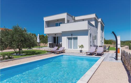 Four Bedroom Holiday Home In Zaton — 5-Star Luxury Hotel in Sibenik, Croatia