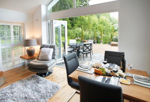 Nos Da - carbon neutral hotel in Pencoed