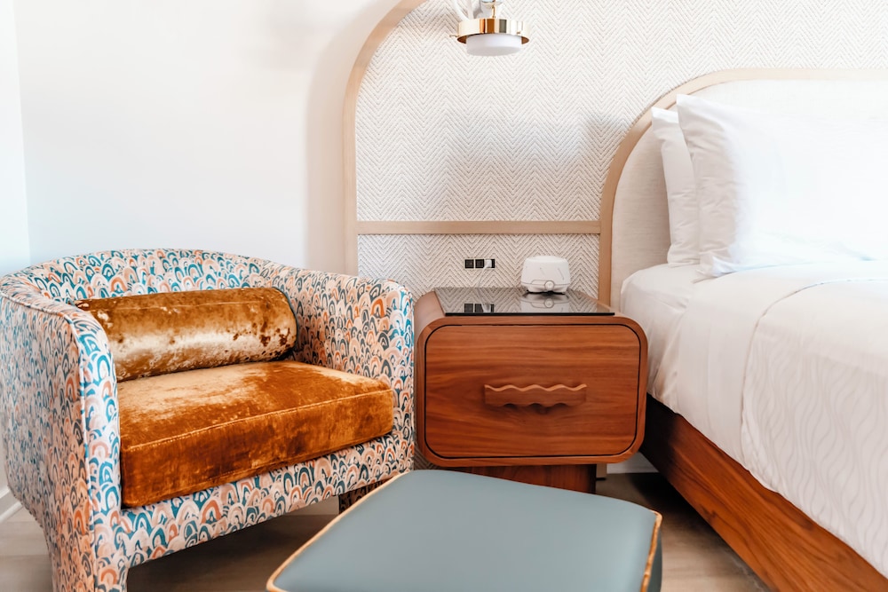 Postcard Inn On The Beach - photo 4