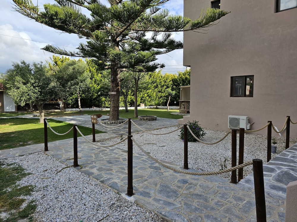 The Santo George Beach Resort — Gazi