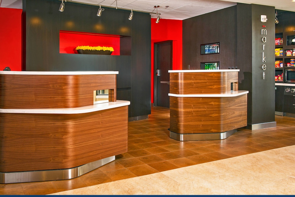 Courtyard by Marriott Hampton - photo 25