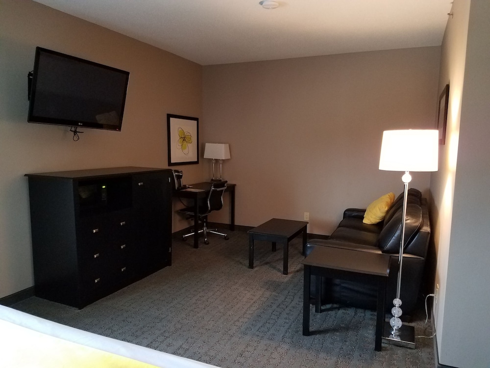 Okoboji Inn & Suites - photo 8