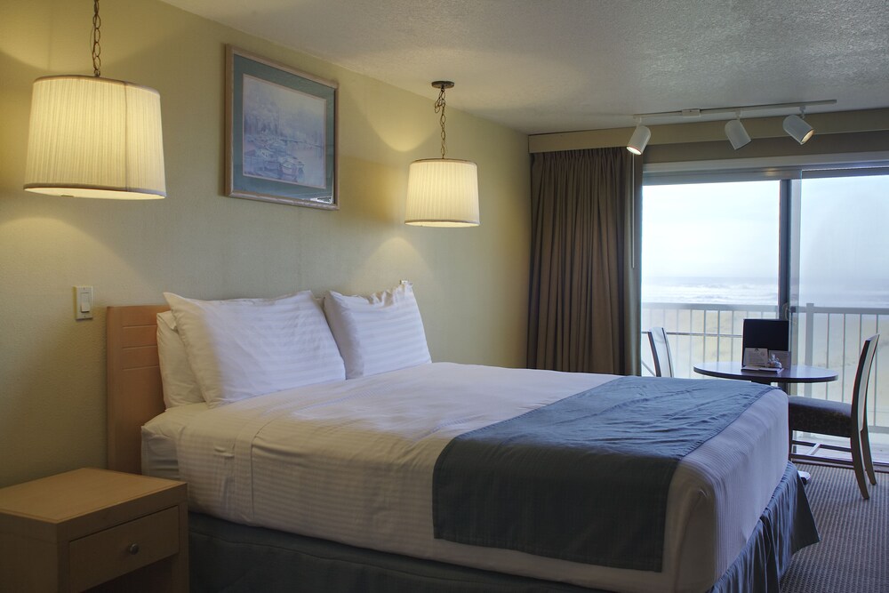 Hi Tide Oceanfront Inn - photo 25
