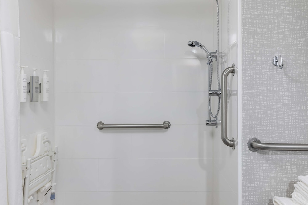 Hampton Inn Athens - photo 21