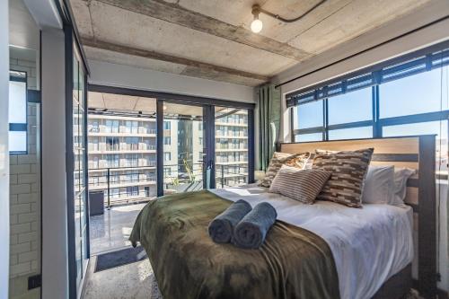 Couples Beachfront Mecca Blouberg 13 Manhattan