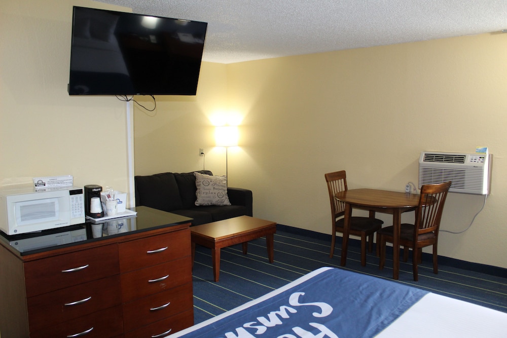 Days Inn & Suites by Wyndham Gunnison - photo 13