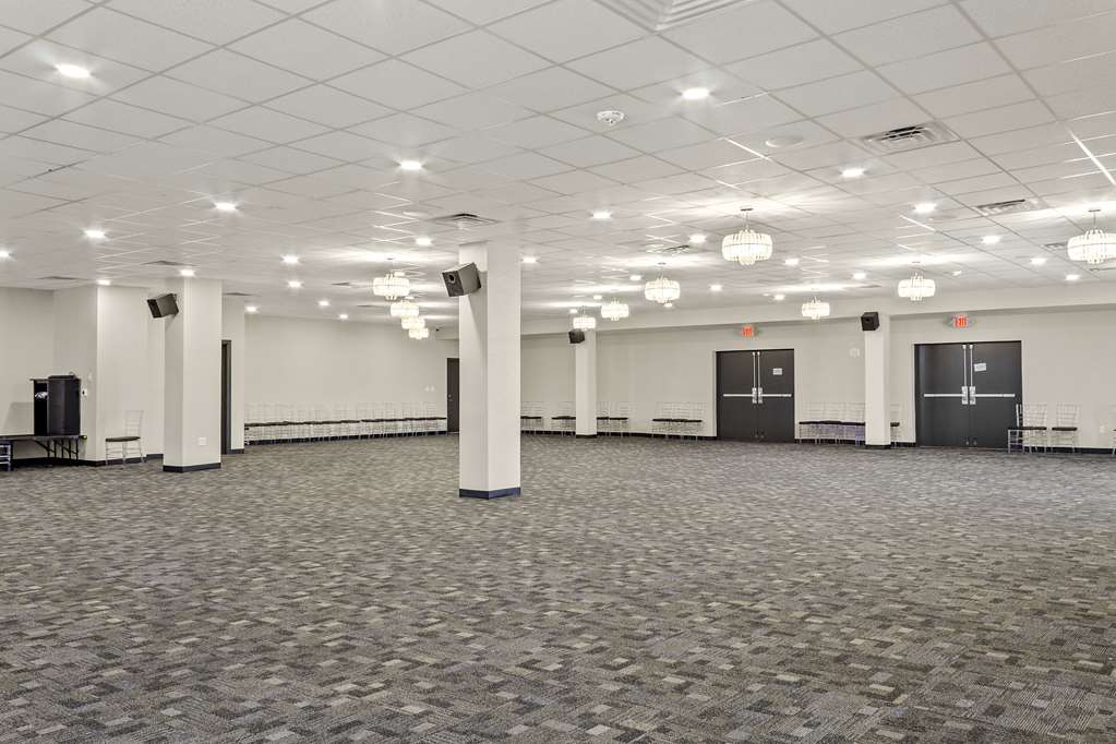 Quality Inn & Suites Green Bay Downtown - photo 57