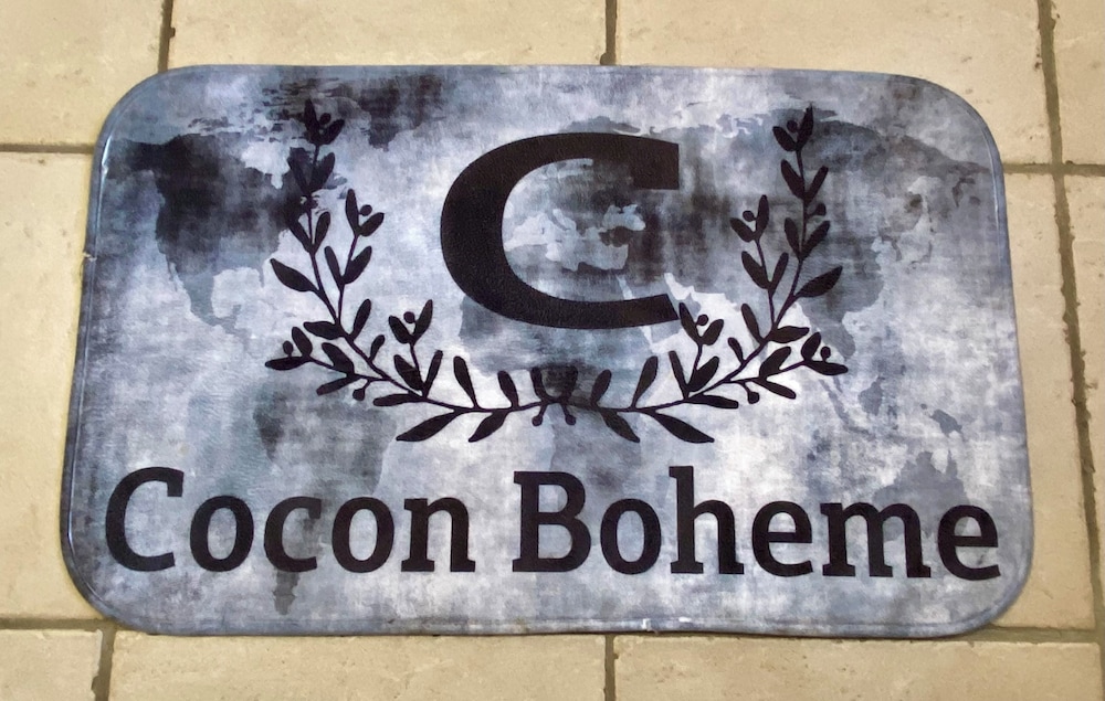 Le Cocon Bohème Espace bien être avec Spa Piscine chauffée in Sarlat-La-Caneda, France