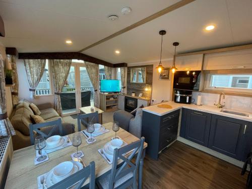 Golden Palm Resort Bordeaux Deluxe Coastal Caravan Breaks in Chapel Saint Leonards, United Kingdom