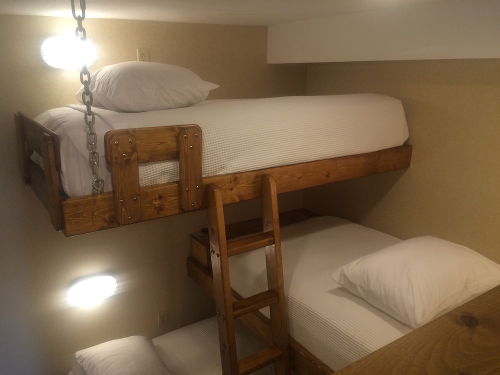 Indian Hills Inn & RV Park - photo 4