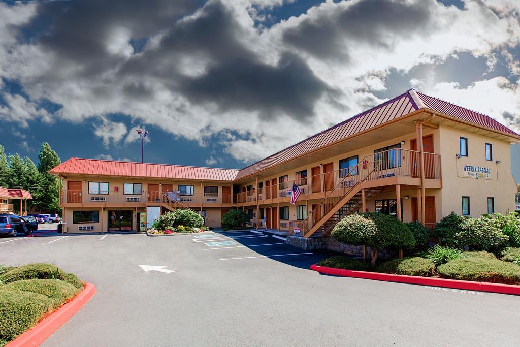 Americas Best Value Airport Inn - photo 3