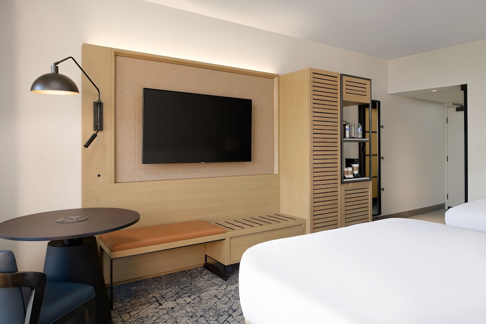 Sheraton Park Hotel at the Anaheim Resort - photo 14