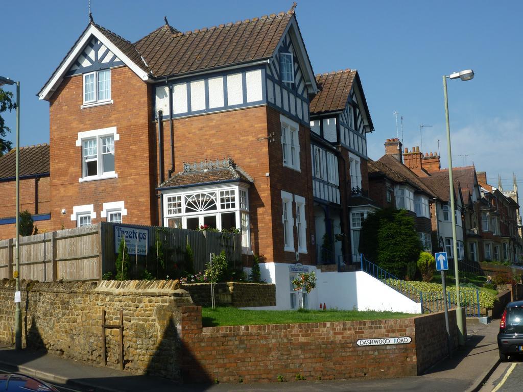 Treetops Guest House — 4-Star Luxury Hotel in Banbury, United Kingdom