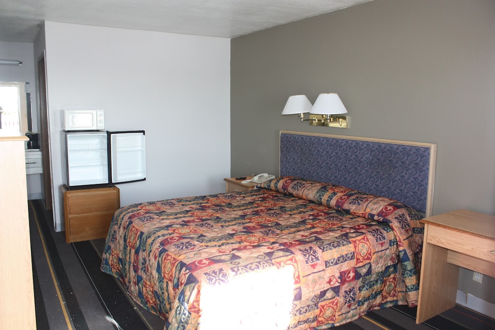 Lake Erie Lodge - photo 5