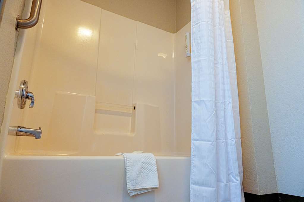 Clarion Pointe Dillard near Blue Ridge Mountains - photo 15