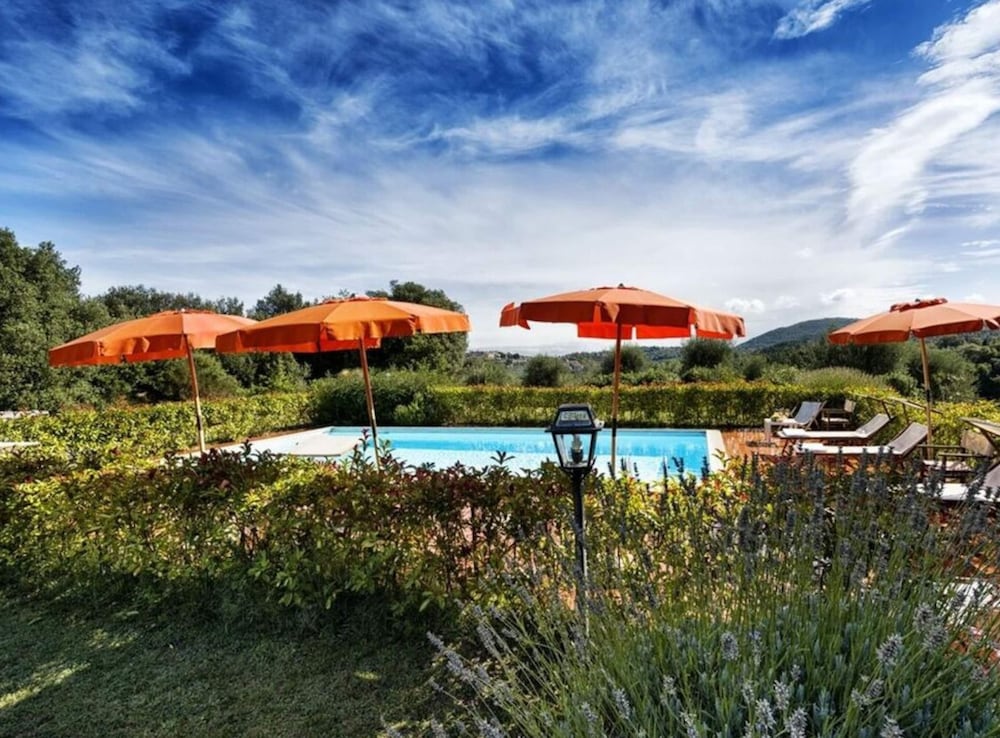 Villa Colombini Comfortable Holiday Residence — 4-Star Luxury Hotel in Trequanda, Italy