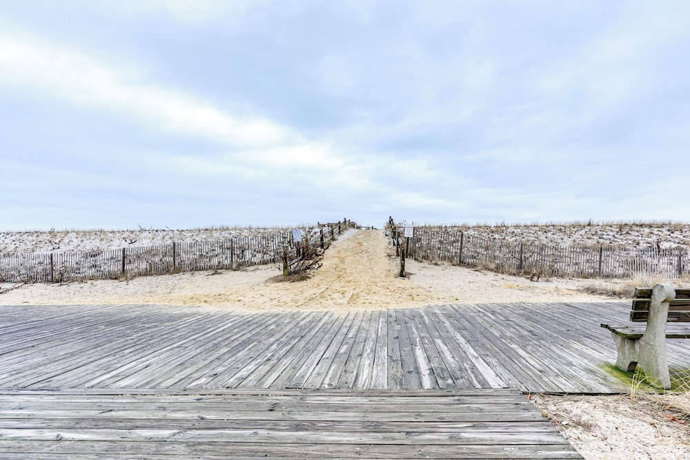 Beachfront Lavallette Home 2 Mi to Casino Pier - photo 19