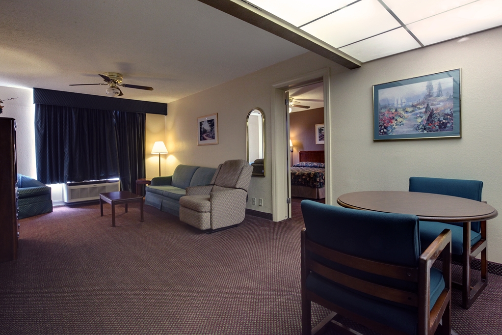 Americas Best Value Inn Marshall - photo 7