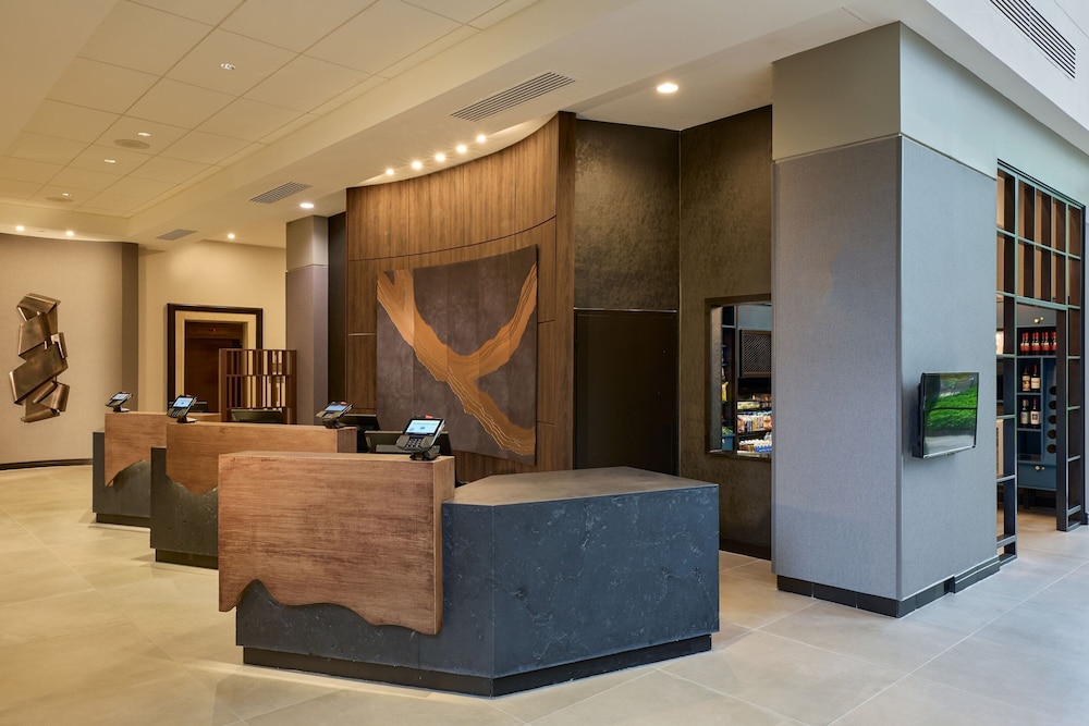 Pittsburgh Airport Marriott - photo 4