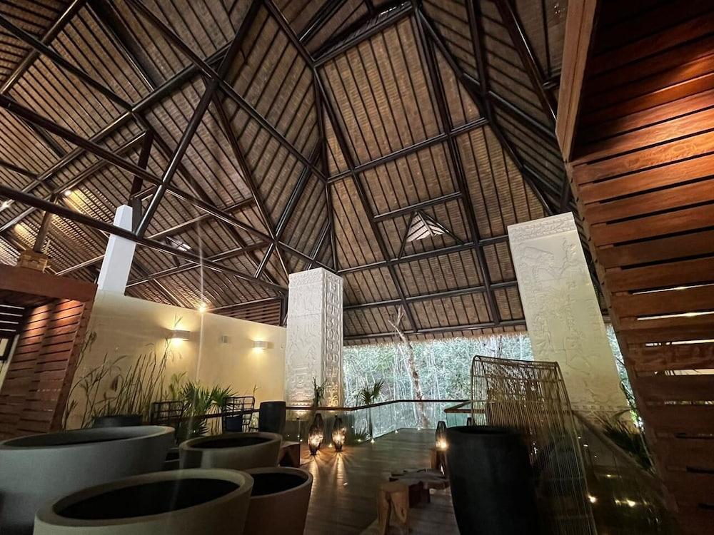 Hotel Mundo Maya Calakmul